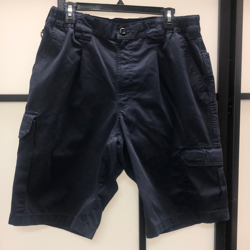 Twin Hill navy cargo shorts gently used size 34R
